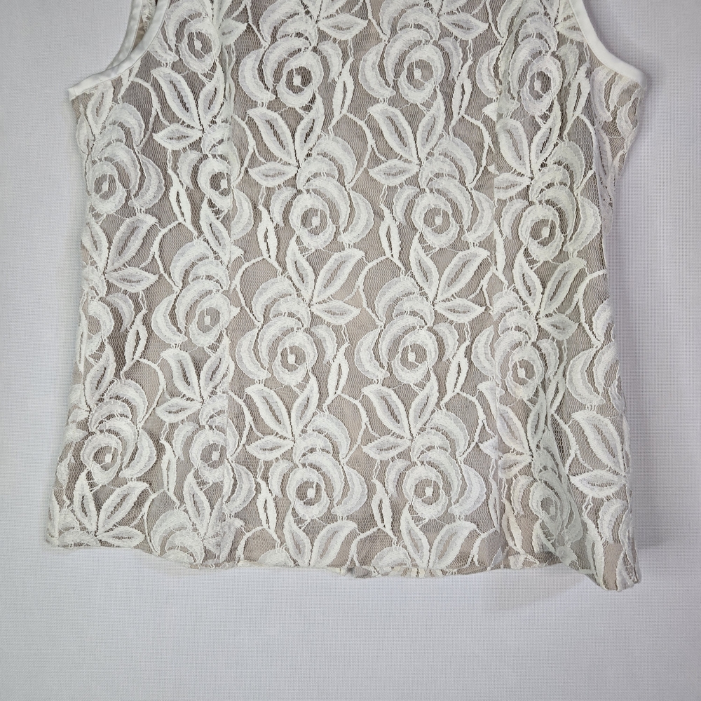 Banana Republic Size 12P Lace Overlay Sleeveless Top, Back Covered  Buttons - Picture 5 of 8